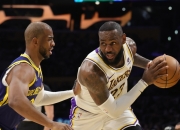 九游游戏-湖人队连胜收官，詹姆斯一人独揽助攻的简单介绍