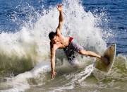 九游娱乐-速度与荣耀，F1揭幕战极速狂飙，骑士绝境逆袭雷霆