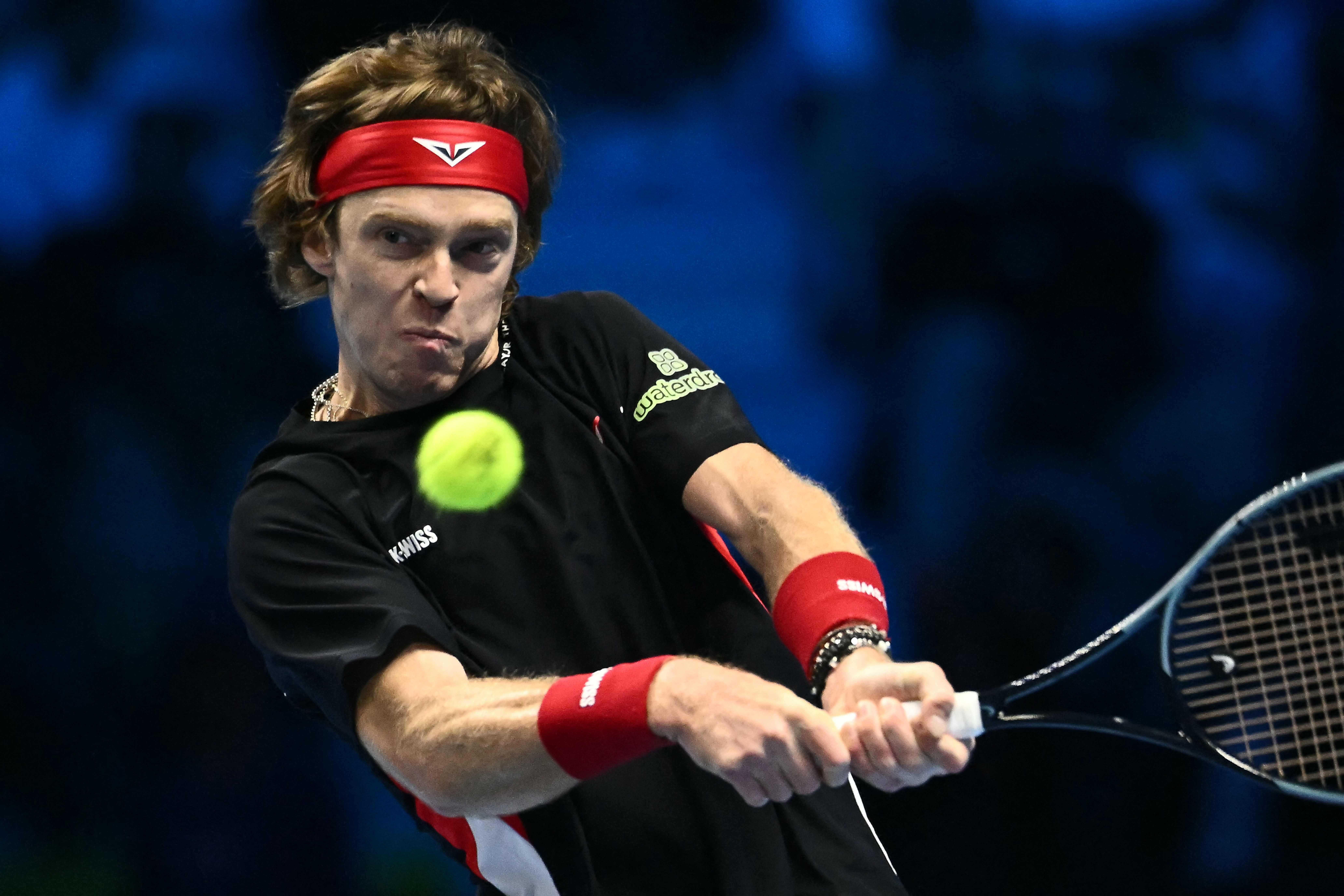 意大利网球队血洗英国网球队,兹维列夫高光表现的简单介绍 意大利网球队血洗英国网球队,兹维列夫高光表现的简单介绍